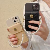 Nouvelle coque de téléphone en silicone antichoc avec motif camélia 3D, porte-cartes et chaîne de perles pour iPhone 18 Pro 17 16 15 14 Pro Max 13 12 11