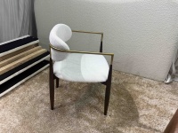Chaise de salle à manger Jagger en bois massif moderne OEM ODM avec dossier léger - Personnalisable pour un usage domestique et hôtelier