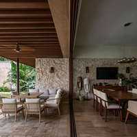 Conception personnalisée de villa moderne tropicale en pierre et bois avec terrasse et piscine, plan de conception et rendu 3D, support complet
