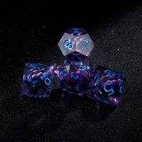 Ensemble de dés Mystic Dragon Eye Liquid Core 7 pièces, dés polyédriques en résine violette à bords tranchants pour jeux de table