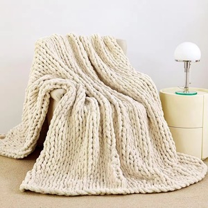 Wholesale Soft Fluffy Chunky Chenille Yarn Knit <b>Throw</b> Blanket Chunky Yarn <b>Throw</b> Blanket - Product Image 4