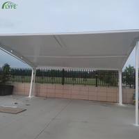 Structure de carport en membrane tendue incurvée moderne personnalisée Lyfe pour villa et hôtel, abri de stationnement extérieur
