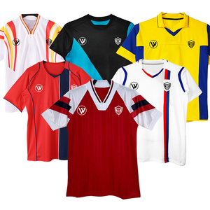 Groothandel Retro Voetbalshirt Op Maat Vintage Voetbaltenue voor Champions League Vintage Stijl - Product Image 4