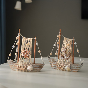 Modèle de bateau en bois vintage avec voile en maille de coquillages, décoration pour la maison, cadeau - Product Image 1