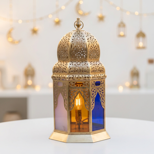 Farolillo Marroquí de Metal Dorado con Vidrio de Colores para Decoración del Hogar en Ramadán - Product Image 1