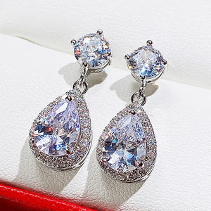 Boucles d'oreilles pendantes E1359 en diamant blanc, taille brillant rond, forme goutte d'eau, sertissage griffe, bijoux classiques et tendance pour femme - Product Image 4