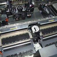 Machine de Placement SMT Multifonctionnelle YAMAHA YS12 à Haute Vitesse 380V 7kW pour Ligne SMT et Assemblage de Circuits Imprimés