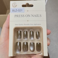 Faux ongles autocollants œil de chat squoval, 24 pièces, assortiment uni brillant, vente en gros, étiquette privée personnalisée