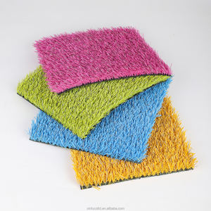 Gazon synthétique coloré résistant aux UV pour terrain de football extérieur, <span class=keywords><strong>tapis</strong></span> de plantes artificielles élégant pour la décoration de paysages et de jardins - Product Image 6