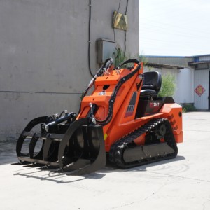 Mini-chargeuse compacte chenillée de fabrication chinoise avec grappin à bois, moteur et pompe hydraulique - Product Image 4