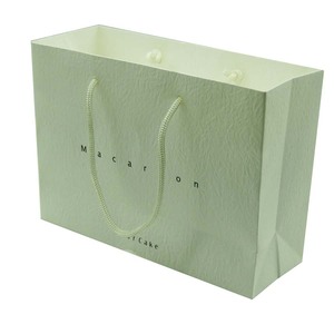 Wholesale Exquisite Custom Design Brown Kraft <b>Paper</b> Retail Packaging Flexible Handle <b>Paper</b> Bag <b>Matt</b> Lamination for Candle Use - Product Image 3