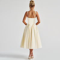 Robe élégante et tendance, nouvelle collection européenne et américaine, imprimé à carreaux, mettant en valeur la taille, robe sexy dos nu à bretelles spaghetti
