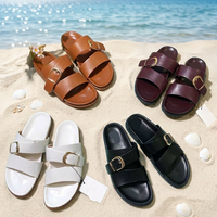 Nouvelles sandales plates à plateforme pour femmes, à lacets, avec détails métalliques, confortables pour l'extérieur et le quotidien, à semelle épaisse