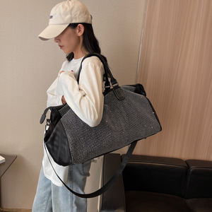 กระเป๋าทรงดัฟเฟิลกระเป๋าเดินทางคุณภาพสูงสำหรับการเดินทางกระเป๋าทรงดัฟเฟิลประดับเพชรไรน์สโตนดีไซน์หรูหราออกแบบได้ตามต้องการ - Product Image 2