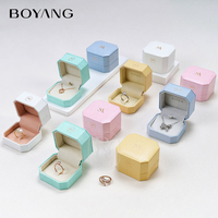 Nouveau design personnalisé de luxe octogonale en cuir PU collier bague emballage boîte à bijoux avec logo