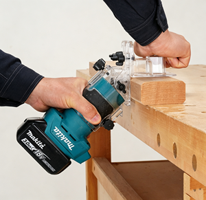 Kit combiné d'outils électriques sans fil <span class=keywords><strong>Makita</strong></span> 18V Brushless 4-en-1 pour le travail du bois : Défonceuse, Cloueur, <span class=keywords><strong>Scie</strong></span> <span class=keywords><strong>circulaire</strong></span>, Raboteuse pour la construction - Product Image 3