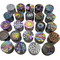 Accessoires pour fumeurs Broyeur d'herbes Broyeur personnalisé de qualité supérieure Broyeur d'herbes en métal à impression complète de différentes couleurs