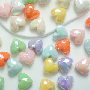 Perles en vrac Macaron UV couleur unie, motif cœur sectionnel éblouissant, pour accessoires de sangle de téléphone DIY, matériel en gros - Product Image 1
