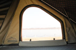 Nouveau OEM extérieur bricolage <span class=keywords><strong>moins</strong></span> <span class=keywords><strong>cher</strong></span> 1-2 personnes polycoton imperméable 4x4 tout-terrain voyage pliable voiture coque dure tente de toit - Product Image 3