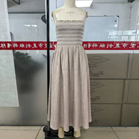Robe midi smockée sur mesure pour femme, bretelles spaghetti, volants, tissu texturé, taille haute, coupe trapèze, robe d'été