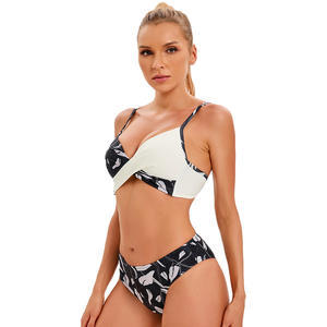 Bikini estampado sexy sin espalda para mujer, traje de baño de dos piezas triangular con tirantes de espagueti de estilo europeo y americano - Product Image 5