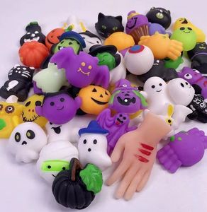 Mochi Squishy Toys Halloween Thème Mignon Kawaii Mini Soft Fidget Squeeze Ghost Bat Décompression Toy Party Favor pour Garçon et Fille - Product Image 4