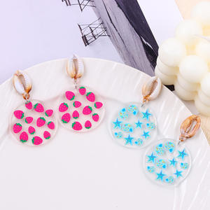 Pendientes de tuerca acrílicos redondos con estilo con conchas impresas, joyería de oreja de moda única para mujer, estilo de <span class=keywords><strong>vacaciones</strong></span> <span class=keywords><strong>en</strong></span> la playa - Product Image 2