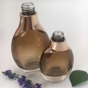 Juego de Botellas Redondas de Vidrio Vacías de Lujo de la Serie Marrón de 150 ml, 120 ml, 100 ml y 50 ml, con Bomba Dosificadora, Gotero, Tapa y Frascos de Vidrio - Product Image 4