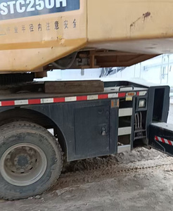 Grue sur camion Sany STC250H de 25 tonnes d'occasion, année 2017, cinquième génération, pré-conduite, flèche à 5 sections, équipée d'une boîte de vitesses, d'une pompe et d'un moteur - Product Image 3