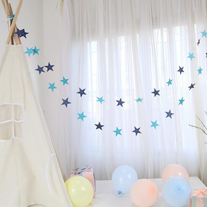 Guirnalda de estrellas de fieltro de primera calidad con diseño nuevo, tamaño y color personalizables, duradera y para uso en fiestas. - Product Image 3