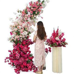 ซุ้มดอกไม้ประดับทางเข้างานแต่งงานแบบเรียบหรู ทำจากผ้าไหมสีชมพูอ่อนและดอกเบญจมาศ สามารถปรับแต่งขนาดได้ - Product Image 1