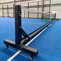 Filet de pickleball extérieur carré robuste 80*80mm, 62KG/ensemble, couleur et logo personnalisables, poteaux de pickleball portables de 22FT de longueur avec roues