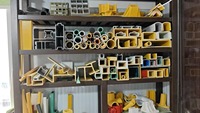 Tube carré et profilé en PRF pultrudé, découpe, poinçonnage et fabrication sur mesure pour projet d'assemblage de structure modulaire