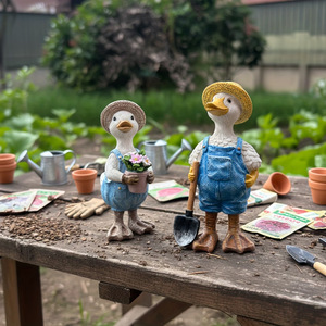 Statue en résine de canard Puli mignon SWAITE - Ornement paysager pour jardin et cour, artisanat pour la maison - Product Image 1