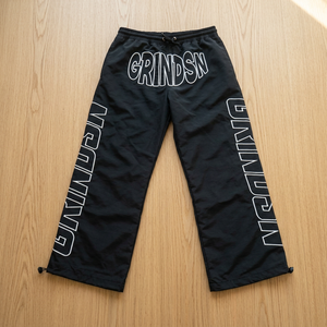 Conjunto de Chándal Urbano Personalizado para Hombre: Sudadera con Capucha de Cremallera Completa y Pantalones Holgados de Ripstop Bordados de Gran Tamaño - Product Image 6