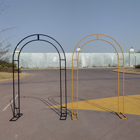 Columna de arco de hierro blanco para arreglos de salón de bodas al aire libre Decoración de puerta de cuerno floral Flores artificiales Escena de boda