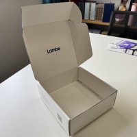 Carpeta de Papel Kraft Reciclado Ecológica con Logotipo Personalizado, Empaque de Regalo de Lujo con Laminado Mate y Cartón Corrugado