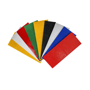 Ruban de marquage routier thermoplastique préformé sur mesure pour les signalisation routière, les passages pour piétons et les solutions de marquage des voies - Product Image 1