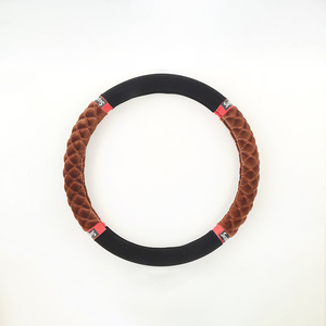 Coprivolante per auto in peluche copricerchi antiscivolo caldo da 38cm - Product Image 6