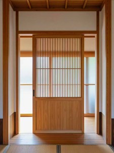 Klassische Raumteiler aus massivem Holz: Japanische <span class=keywords><strong>Shoji</strong></span>-Schiebetür aus transluzentem Washi-Papier mit Holzrahmen - Product Image 1