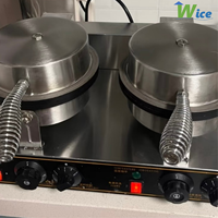 Machine électrique à gaufres à cône Double plaque de cuisson rapide Forme uniforme Idéal pour les magasins de desserts Commandez aujourd'hui WICE