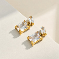 Boucles d'oreilles clous KITI multicolores en zircon cubique, en acier inoxydable 316 plaqué or 18 carats PVD
