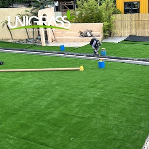 Rollo de alfombra de césped artificial para decoración de jardín UNIGRASS para evento, césped de paisaje, césped sintético, césped artificial - Product Image 6
