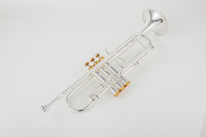 Trompette professionnelle en laiton plaqué argent avec clé de Sib, corps bicolore, embouchure inversée, design moderne pour performance en orchestre - Product Image 5