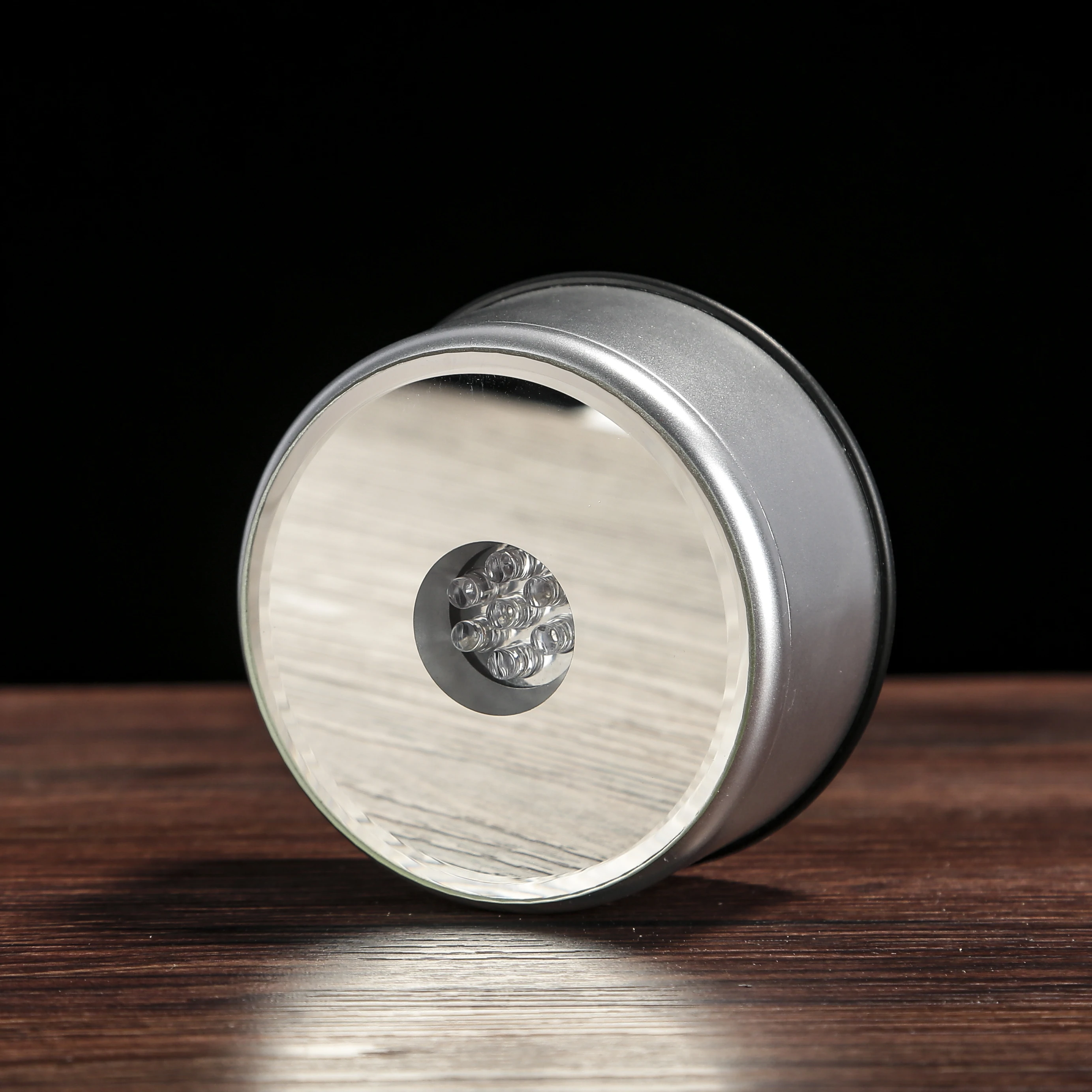 Оптовая Продажа Мода Вращающийся батарея Powered музыкальный большой светодиодные базы для кристаллов