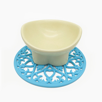 Sous-verres ronds modernes personnalisés et élégants, sets de table ajourés à motif floral, dessous de plat en silicone de qualité alimentaire, isolants et résistants à la chaleur