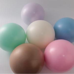 Beige Matt <span class=keywords><strong>Pilates</strong></span> Ball Custom Logo 20cm 25cm Gym Small Fitness Ball Logo Ejercicio Grueso Mini Yoga Stability Ball <span class=keywords><strong>Pilates</strong></span> - Product Image 3