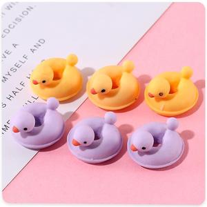 Bouée de bain en forme de canard de dessin animé, accessoire en résine pour la fabrication de bijoux DIY - Product Image 2