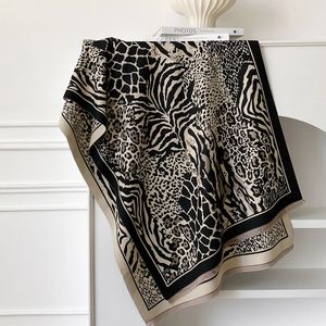 Nouveau luxe imprimé léopard couverture Cape châle Double face Pashmina châles hiver chaud épais cachemire sentiment écharpes pour dames - Product Image 6