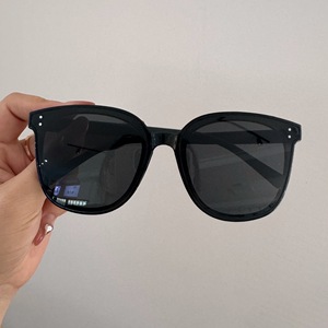 Trendy Large Frame Anti-UV Black Frame women Driving Sunglasses Black Ladies <b>Eyewear</b> - Product Image 6